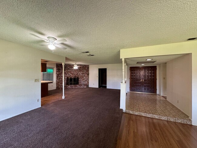 Foto del edificio - 3 Bedroom/2 Bath Home Off of South H Near ...