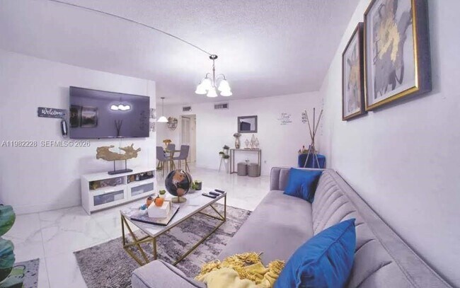 Foto del edificio - 1325 W 68th St