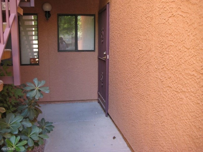 Building Photo - 2172 N Pantano Rd