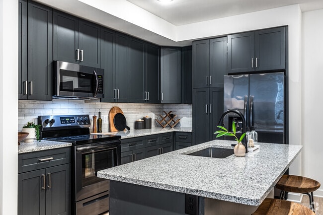 1BR, 1BA - 826SF - The Peak at Sonoma