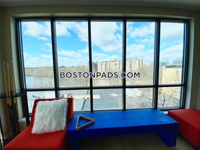 Building Photo - 35 S Huntington Ave