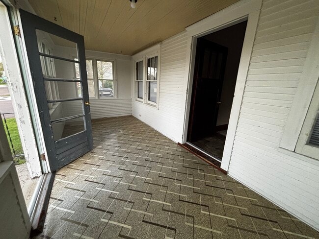 Porch - 523 S Montana St