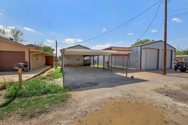 Building Photo - 6516 Blue Water Ct