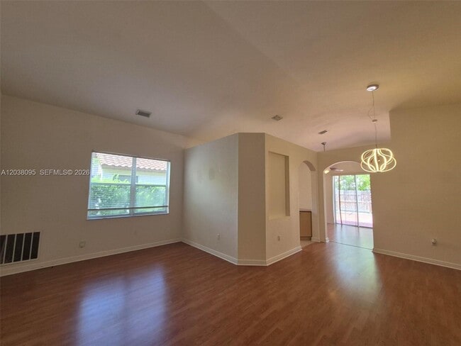 Building Photo - 5033 SW 134th Ave