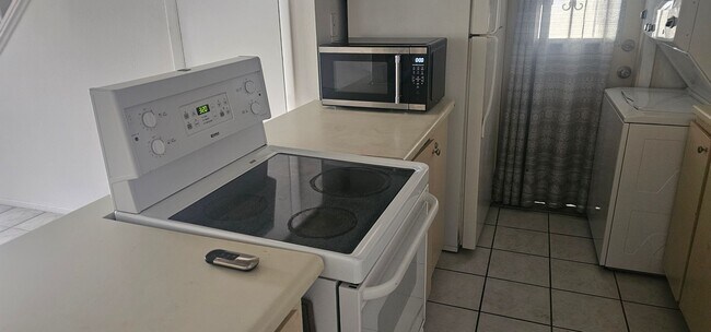 Foto del edificio - Quaint 2 story Townhome for rent