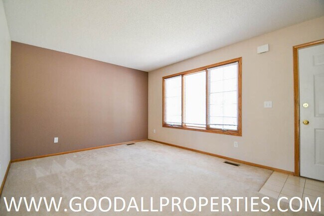 Foto del edificio - 3 Bedroom Home in West Des Moines!