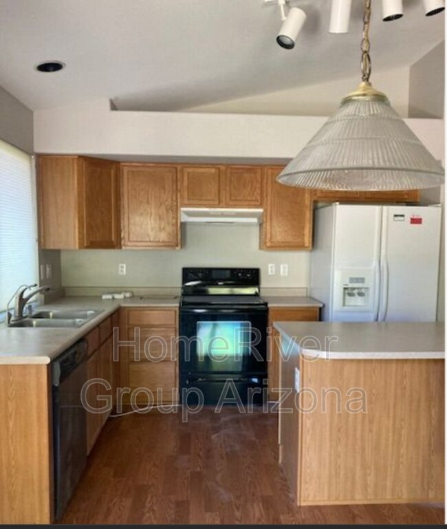 Foto del edificio - 4716 E Weaver Rd