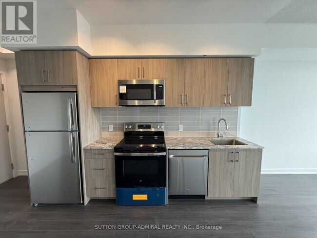 Photo du bâtiment - 4010 Eglinton Ave W