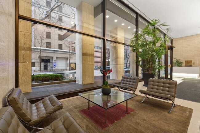 Foto del edificio - 260 E Chestnut St