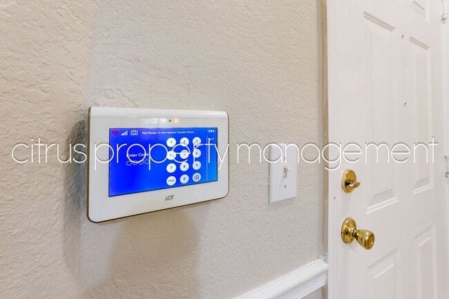 Foto del edificio - 2/2 Condo in Millenia Available Now