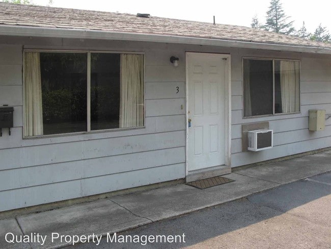 Building Photo - 418 S Oakdale Ave