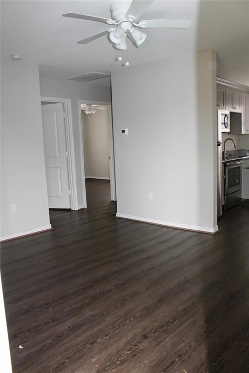 Foto principal - 3901 Ave S