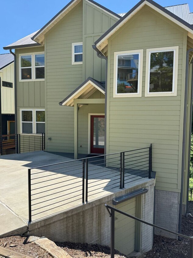 Foto principal - West AVL - Contemporary Beauty Minutes fro...