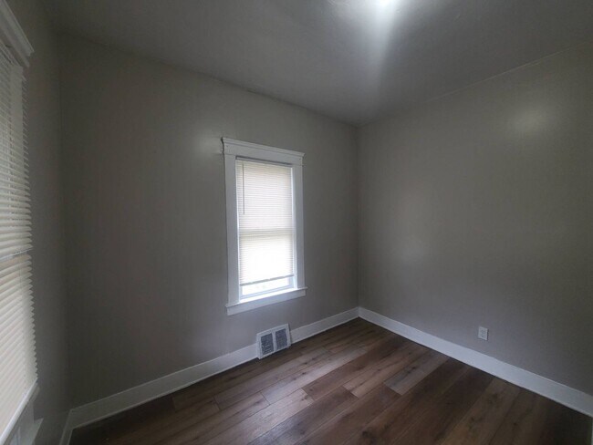 Foto del edificio - 3586 W 69th St
