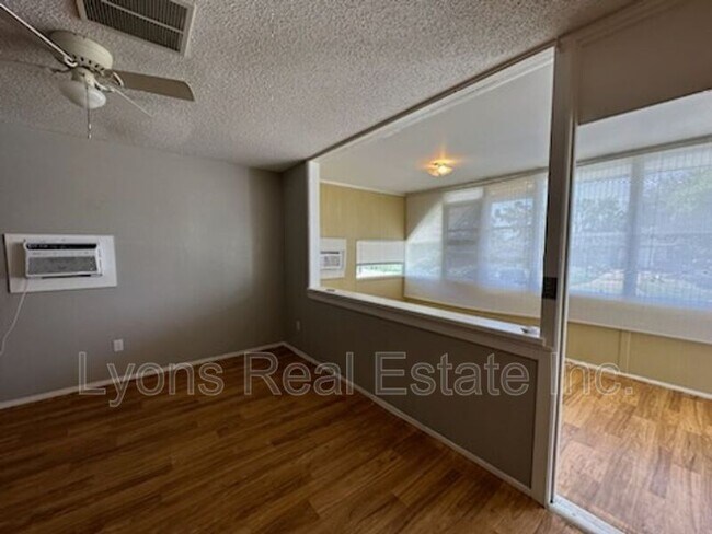 Foto del edificio - 17369 Dowling Dr