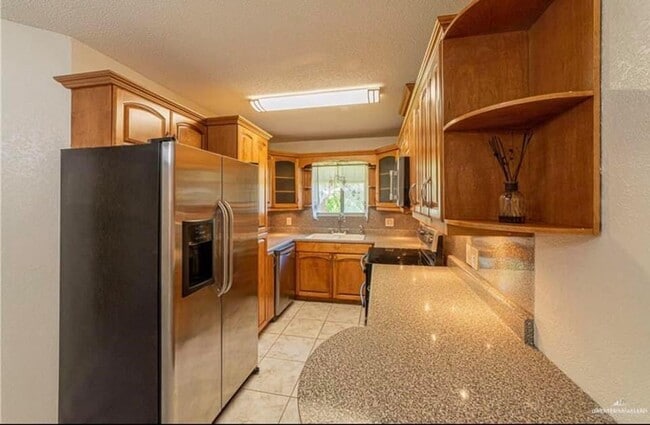 Foto del edificio - 16 Mynah Ave