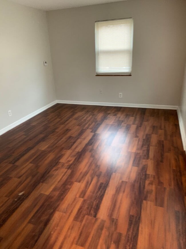 Building Photo - Charming 4-bedroom, 2-bathroom home located in the Covedale area