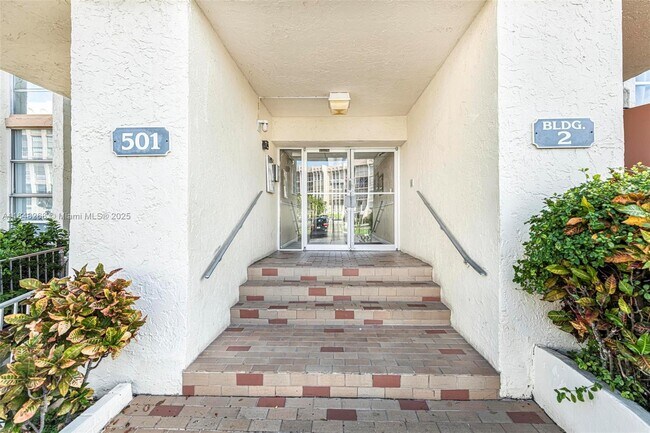 Foto del edificio - 501 Three Islands Boulevard