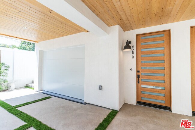Foto del edificio - 4293 Tujunga Ave