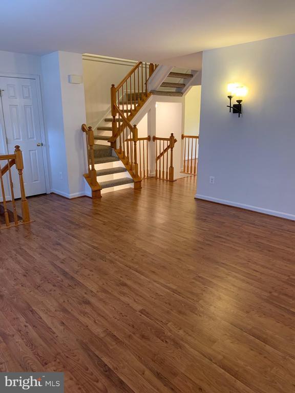 Foto del edificio - 43506 Postrail Square