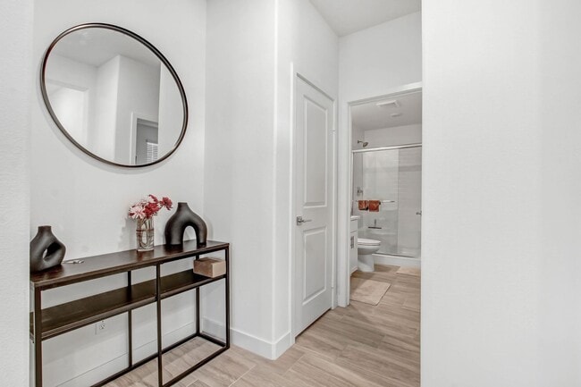Building Photo - Your Perfect "University Park" 4 bedroom/3...