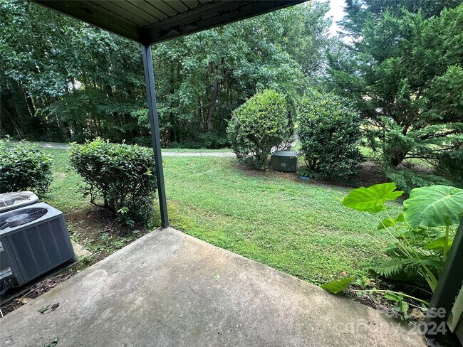 Foto del edificio - 2800 Heathstead Place