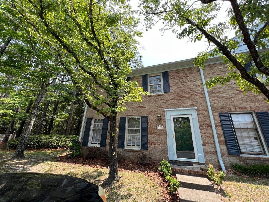 Primary Photo - RENT SPECIAL! Just painted, modern gray! Charming end unit town home in Stones Throw. Walking dis...