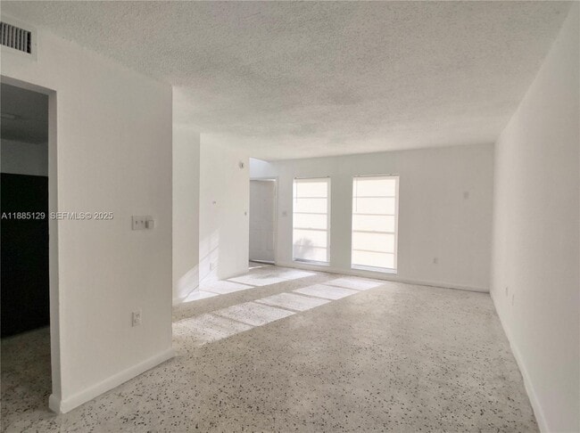 Foto del edificio - 921 SW 7th St