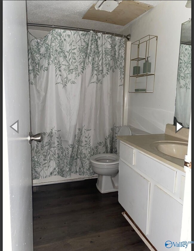 Building Photo - 3621 N Crestview Dr NW