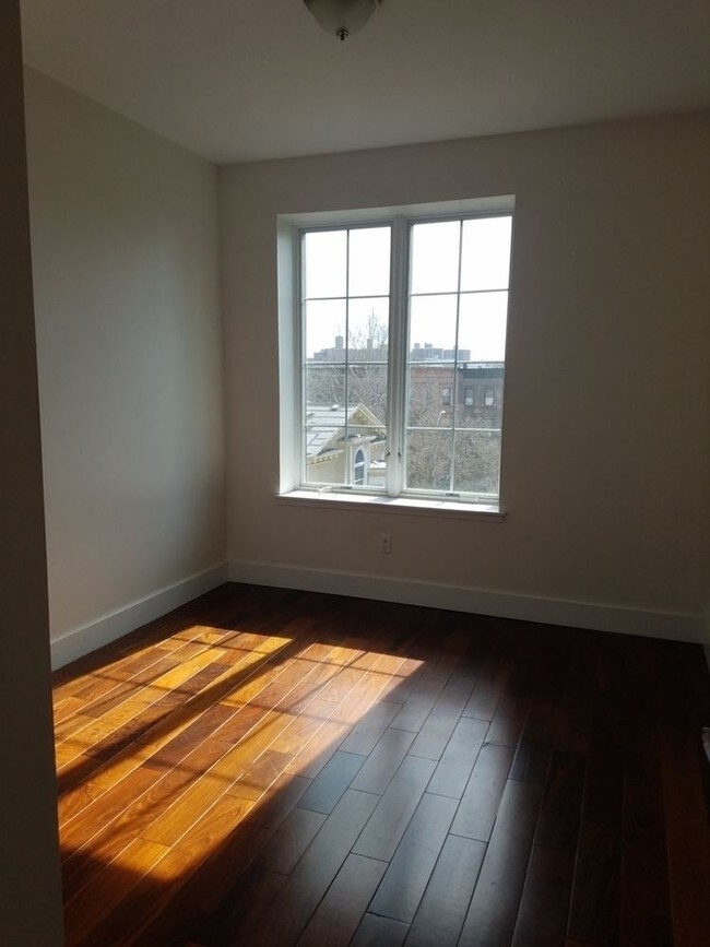 Building Photo - 204 Macon St
