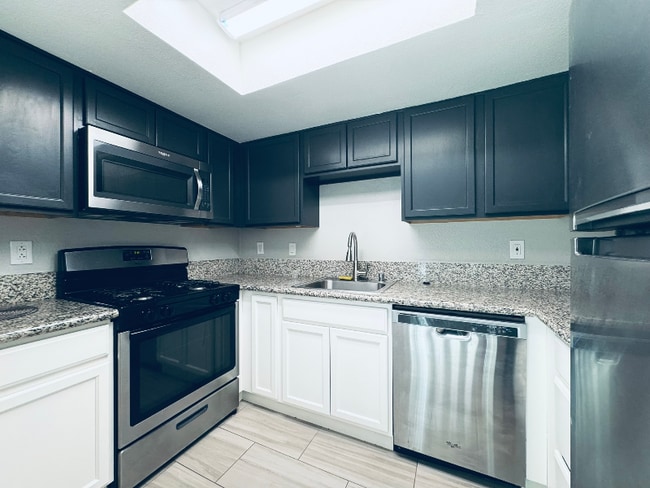 Building Photo - 5247 Lisagayle Ct
