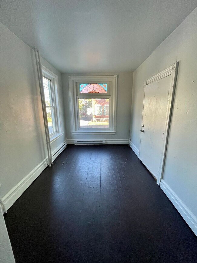 Foto del edificio - 924 W Turner Street