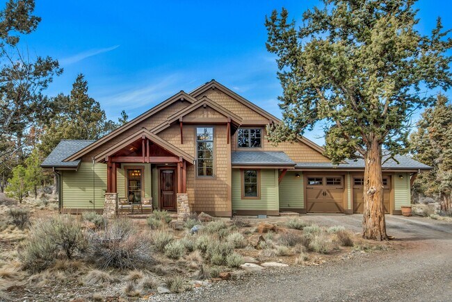 Foto del edificio - Rare Tumalo Retreat on 10 Acres with Barn!