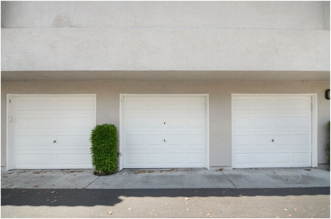 Building Photo - 49 Whippoorwill Ln