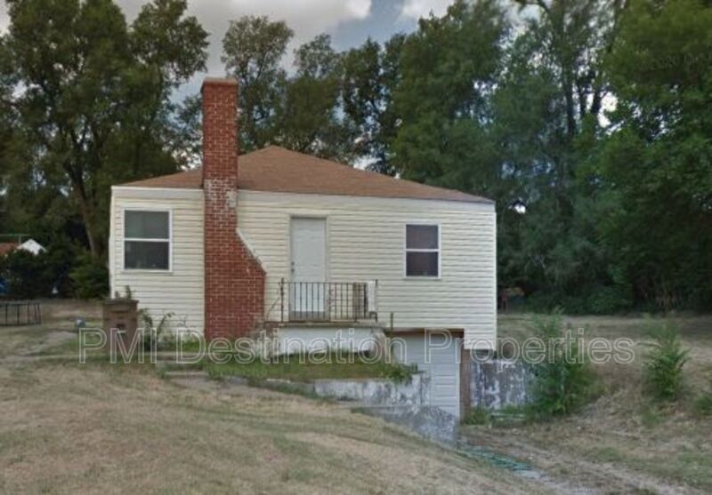 1021 Walnut St, Atchison, KS 66002 House Rental in Atchison, KS