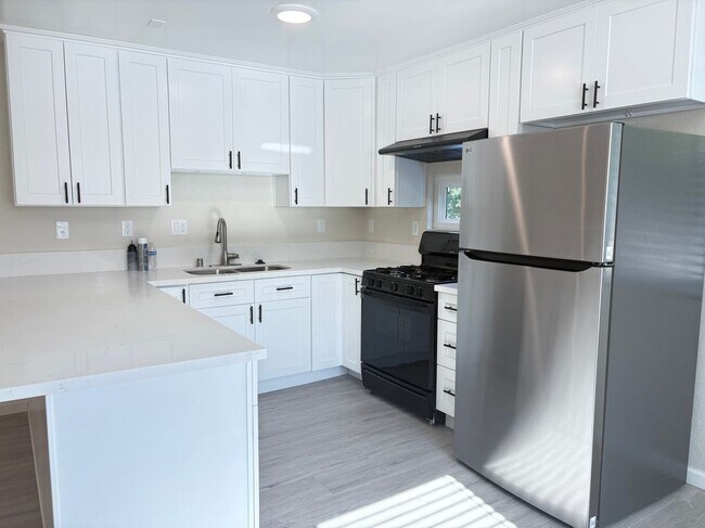Building Photo - 11555 Archwood St