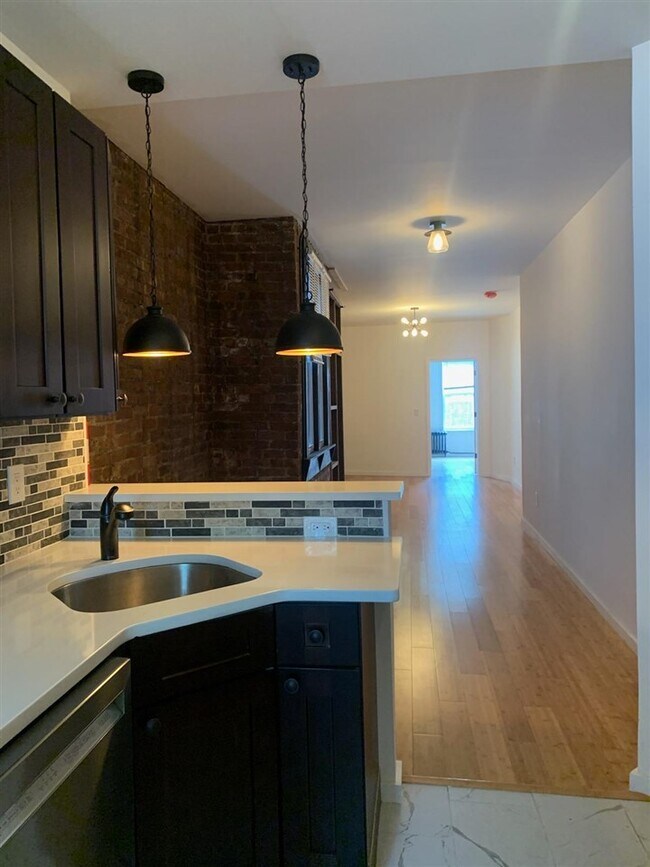 Building Photo - 2709 Bergenline Ave