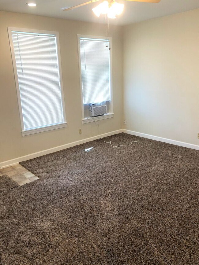 Foto del edificio - 2 Bed, 1 Bath House - Apply TODAY!!