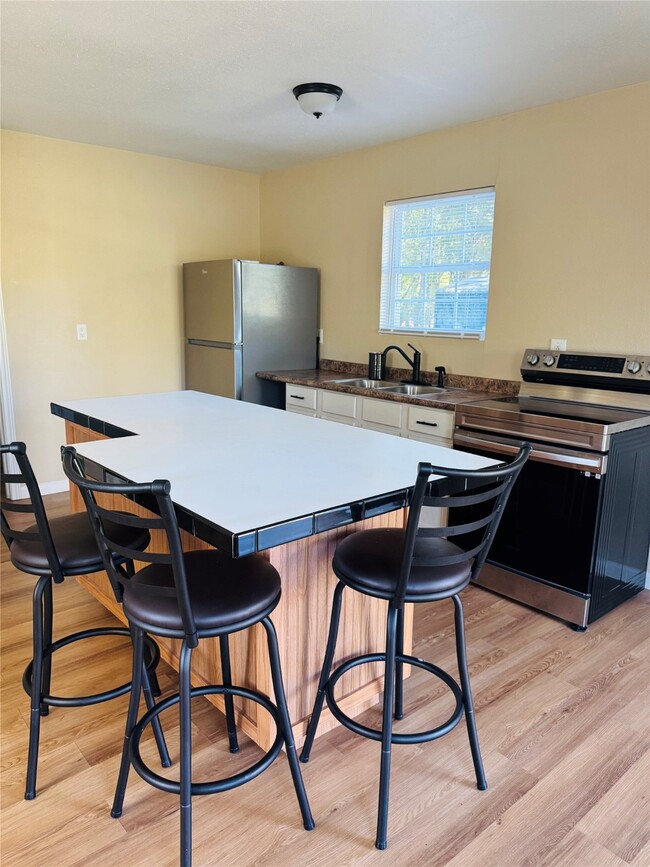 Foto del edificio - 7131 Farm to Market Rd 563