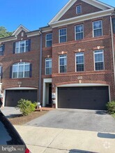 Building Photo - 1525 Rabbit Hollow Pl