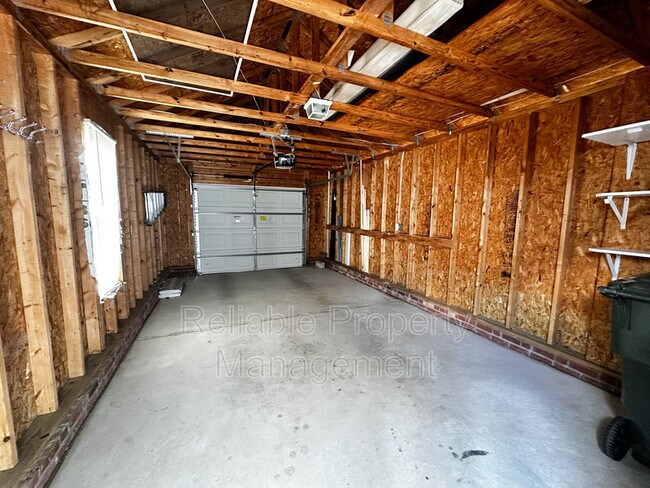 Building Photo - 512 Pinecroft Drive