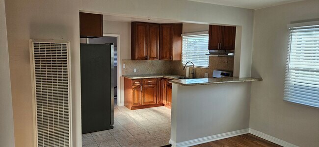 Foto del edificio - 4579 W 161st St