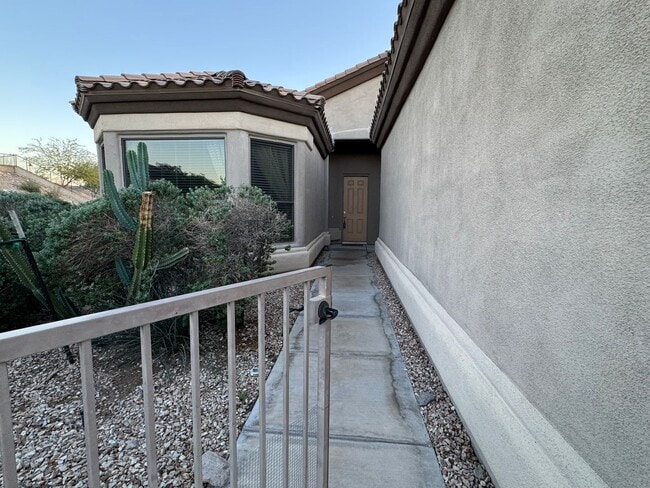 Foto del edificio - Furnished 3BR Laughlin Ranch Pool Home with Entertainer's Patio in gated Golf Community includes ...