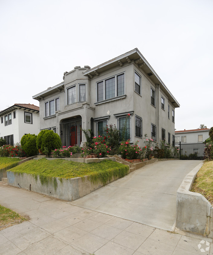 Building Photo - 221 S Virgil Ave