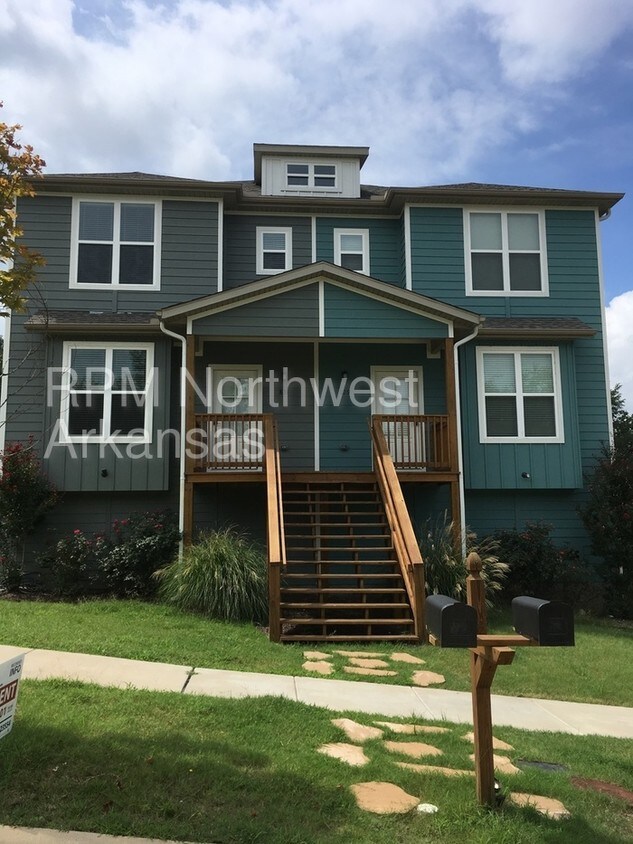 Foto principal - 831 S Rose Ave