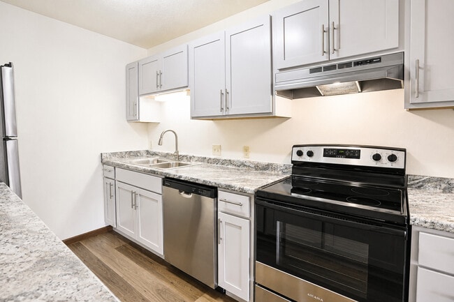 Building Photo - Murdock Apartments