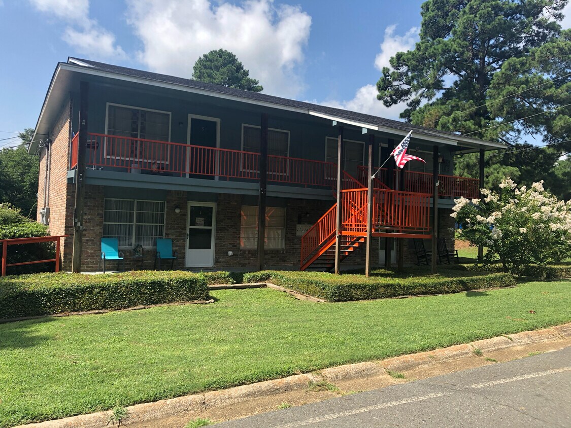 Primary Photo - 503 Herrington Dr