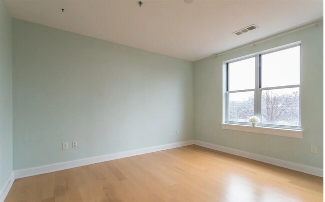Foto del edificio - 618 N Boylan Ave