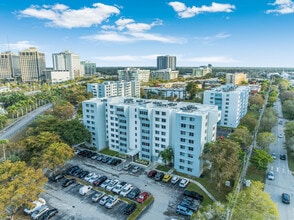 Building Photo - 9143 SW 77th Ave