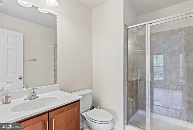 Foto del edificio - 9653 Pullman Pl